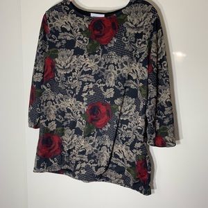 Red roses 3/4 sleeve top